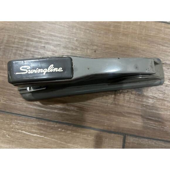 Vintage SWINGLINE #27 Desk Stapler Gray Mid Century Art‎ Deco Works great - Picture 2 of 4